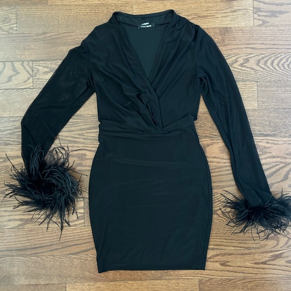 Fashion Nova Mini Dress with Feathered sleeves 🦢 - Picture 2 of 7